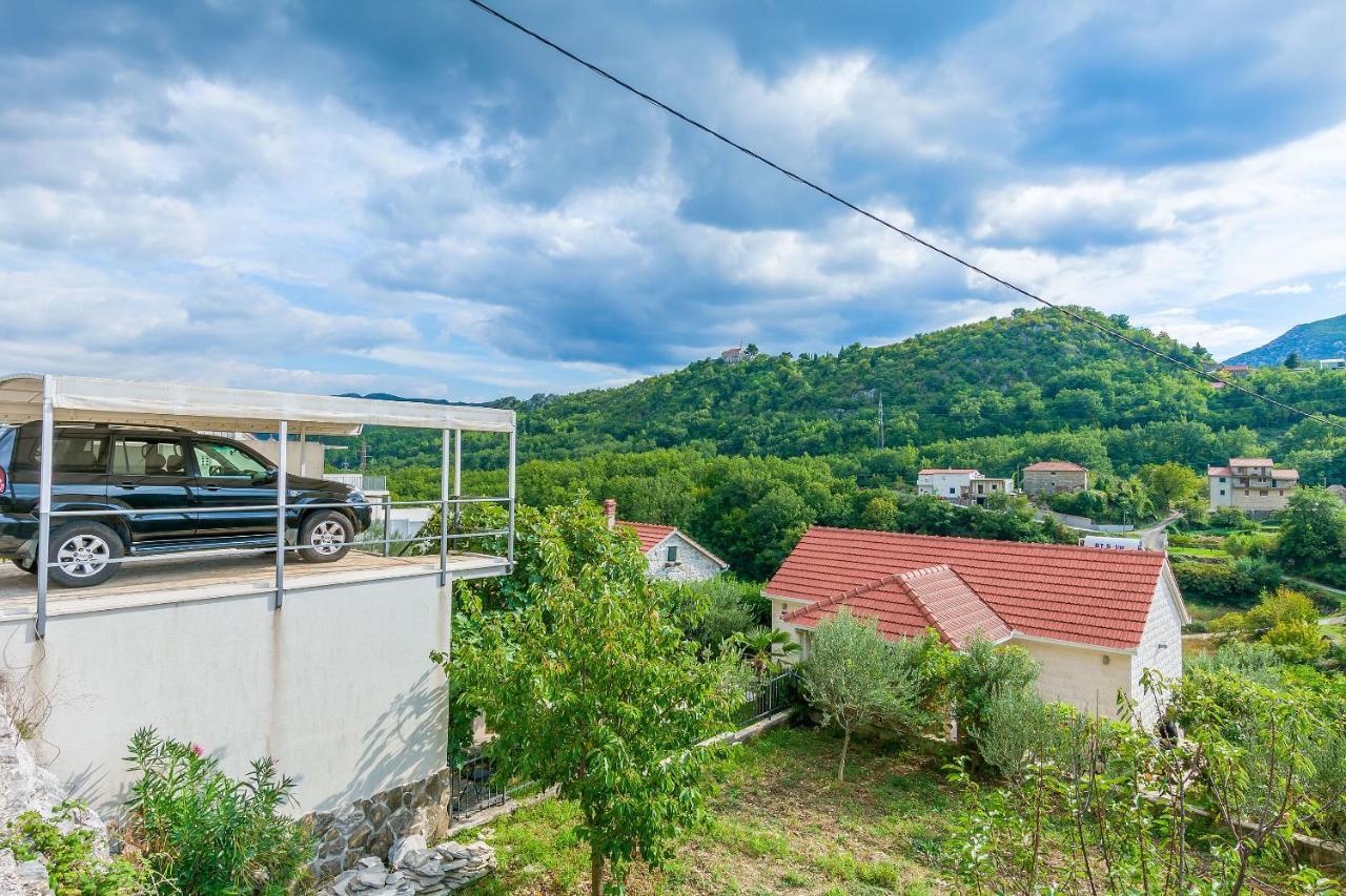 Villa Holiday Home Zvecanje Exterior photo