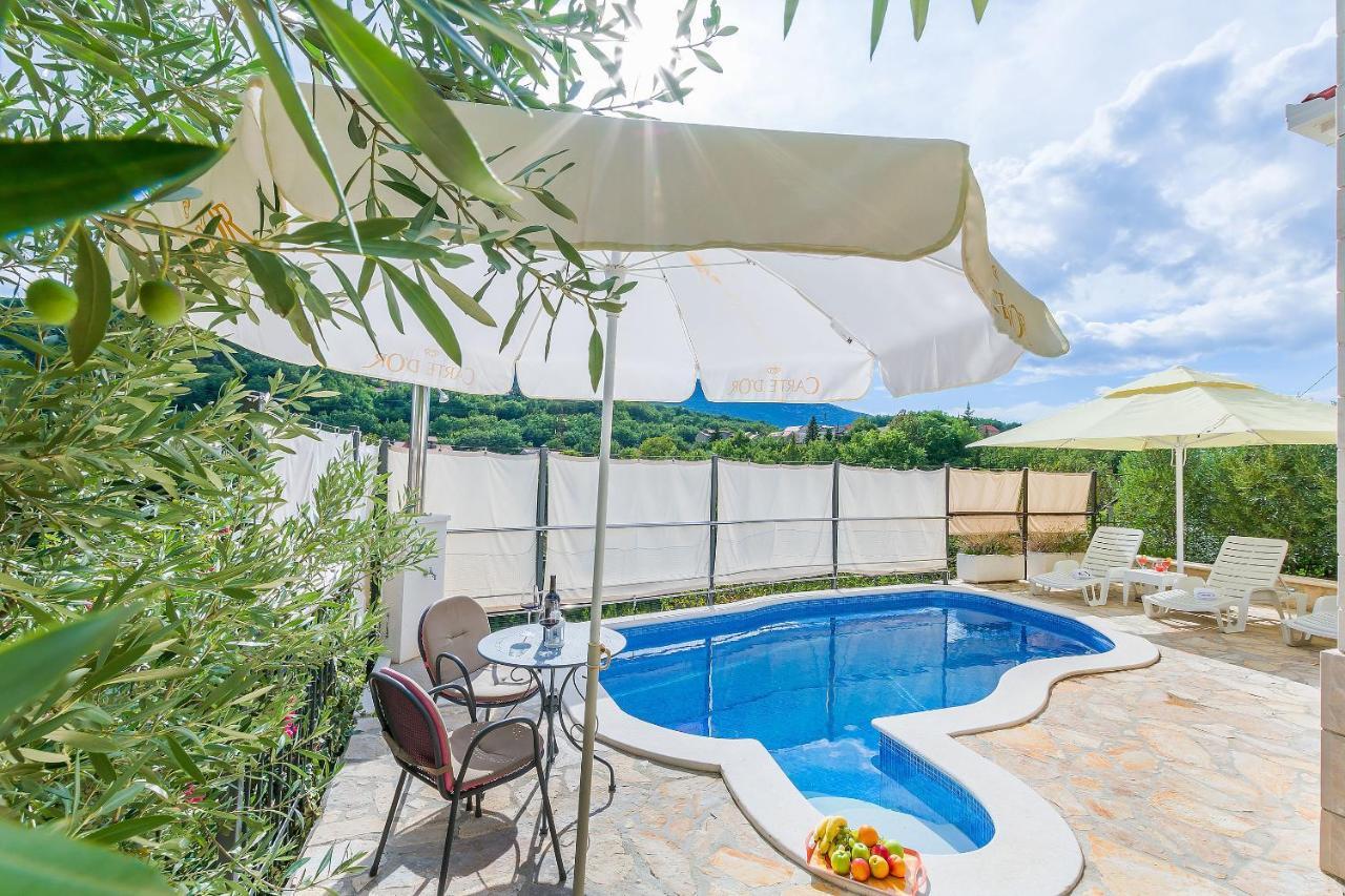 Villa Holiday Home Zvecanje Exterior photo
